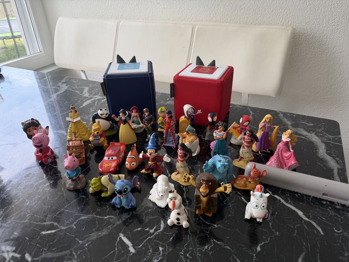 Tonies Giocattoli: 2x Toniebox inkl Allen Figuren – Nuovo (secondo la descrizione) da Niederbipp venduto da _Cheyenne_