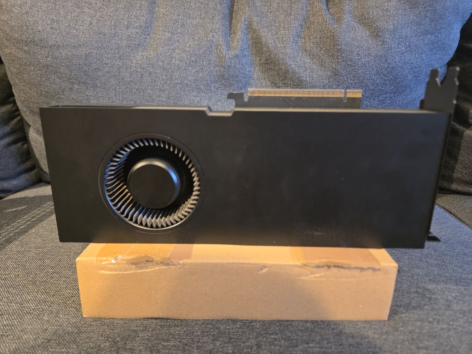 Grafikkarten: NVIDIA RTX4500 32GB – Gebraucht aus Meilen von muchfiner 2