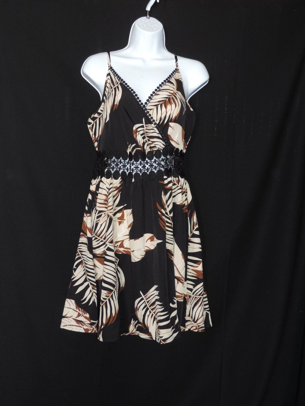 Kleider: jolie robe à fleur brun et noir – Gebraucht aus Genève von Axelle333 2