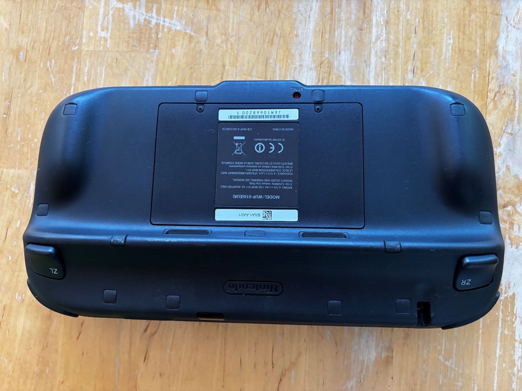 Nintendo Console: WiiU Konsole mit 1 Game – Usato da Frenkendorf venduto da Fionchen 4