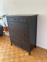 Schwarze Kommode