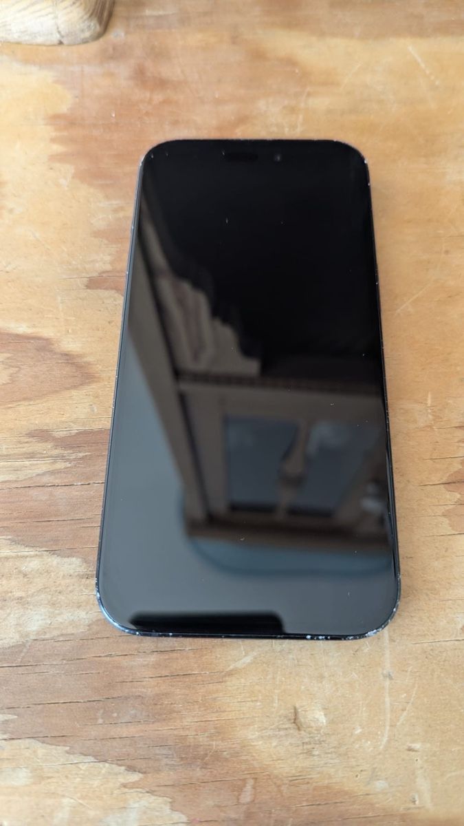 Apple Telefoni cellulari / Smartphones: Iphone 15 display Schaden – Difettoso da Scuol venduto da jul_xwm9 2