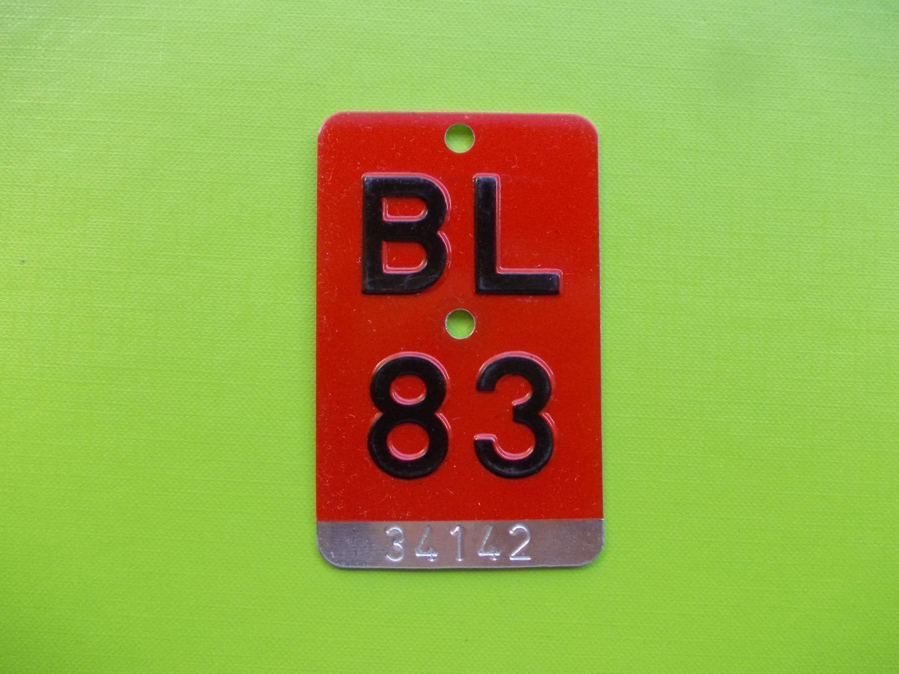Insegne: Velonummer / Fahrradnummer BL 83 – Usato da Gsteigwiler venduto da HORMIGA21