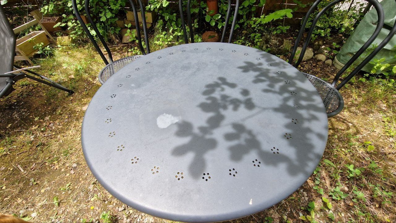 Ikea Set di tavolo e panche: Gartentisch und drei passende Stühle – Usato da Bern venduto da Lu.Ma 2
