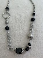 Zauberhafte Kette mit vielen Details