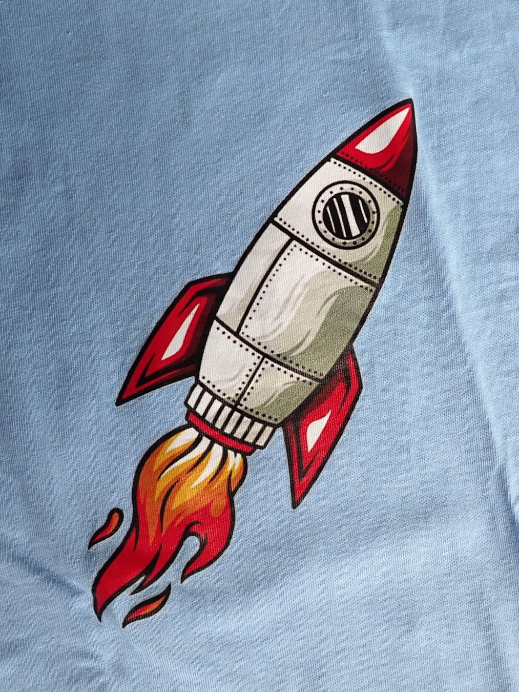 Camicie, T-shirt & Polo: Kinder T-Shirt Rakete hellblau 9-11Y – Usato da Langnau i. E. venduto da chebsli 1