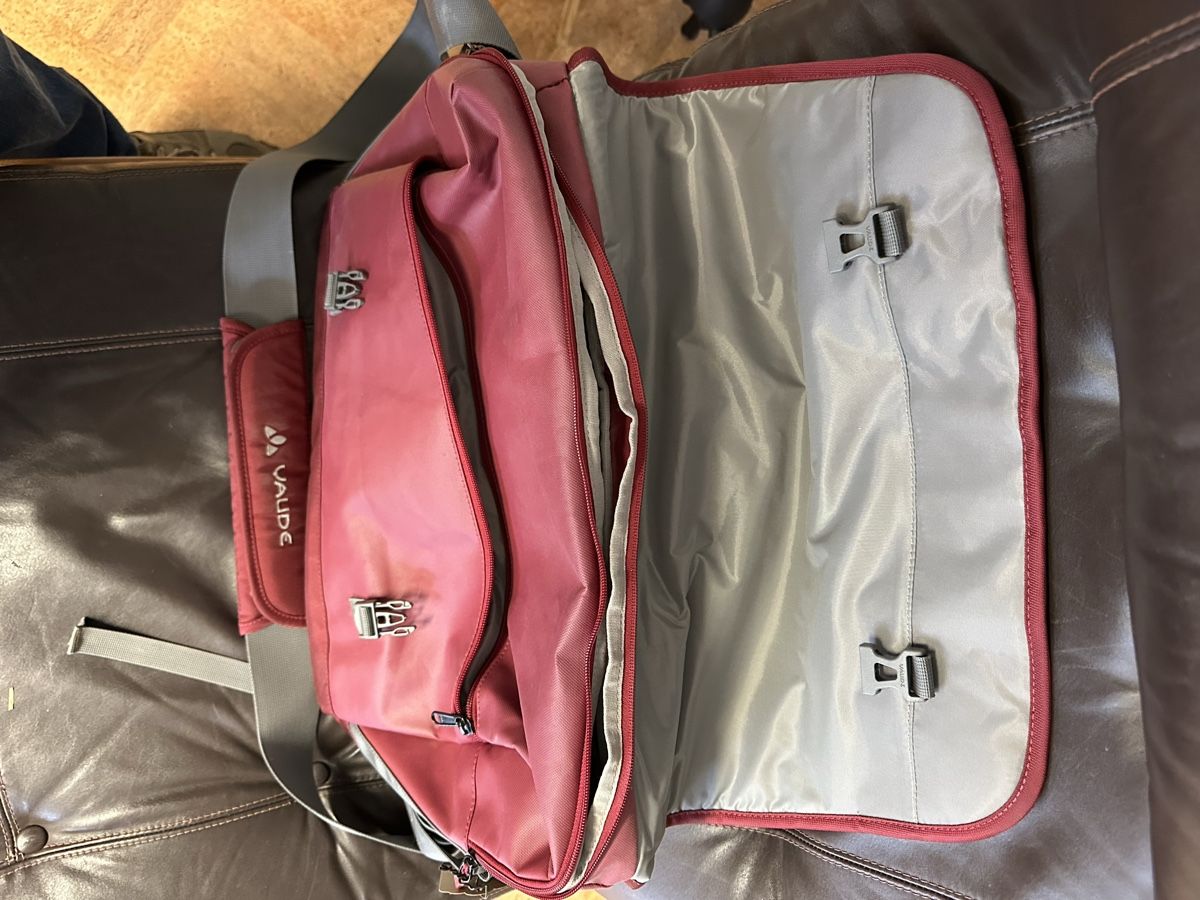 Taschen: Vaude Laptoptasche – Gebraucht aus Tschierv von Screamingwolfguitars