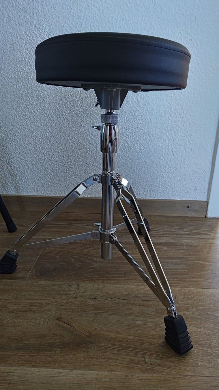 Sgabelli: Höhenverstellbarer Millenium MDT4 Drummersitz Rund – Nuovo (secondo la descrizione) da Zürich venduto da rpr_m872