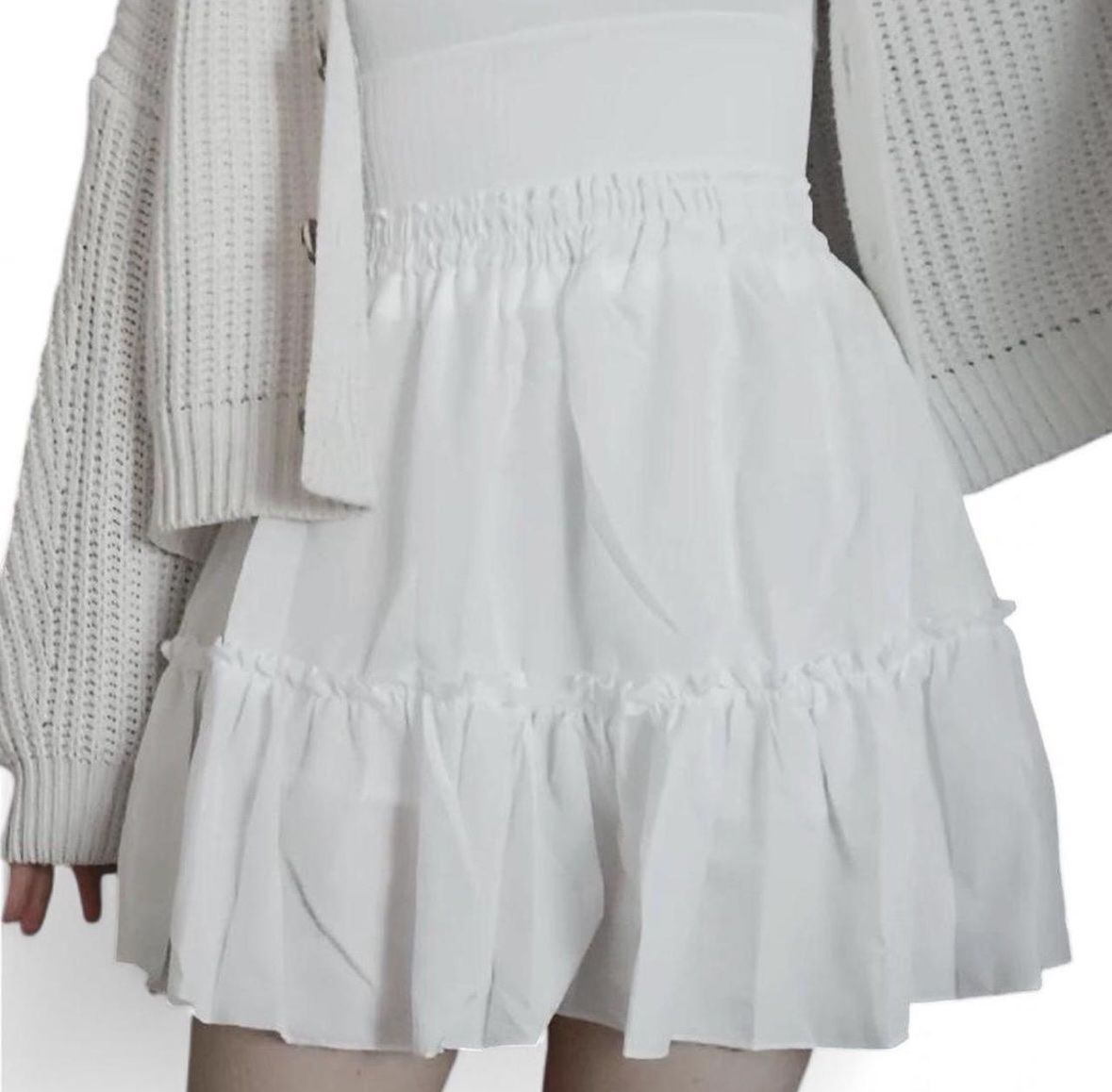 Gonne: Weisser Sommerrock mit eingebauter Shorts – Usato da Lausen venduto da sineri 2