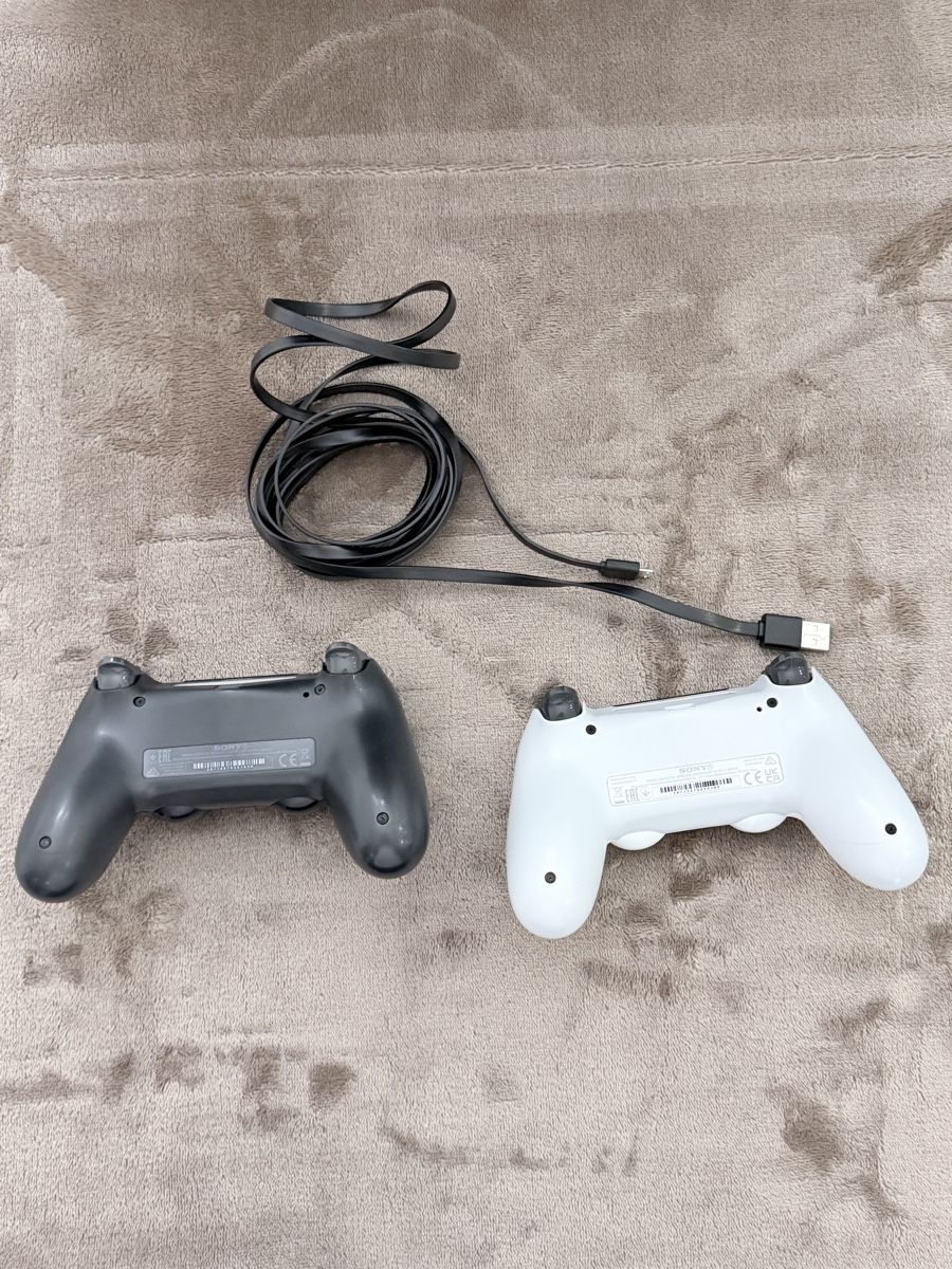 Controller: 2x PS4-Controller zu verkaufen  – Gebraucht aus Heerbrugg von mir_s6d7 1