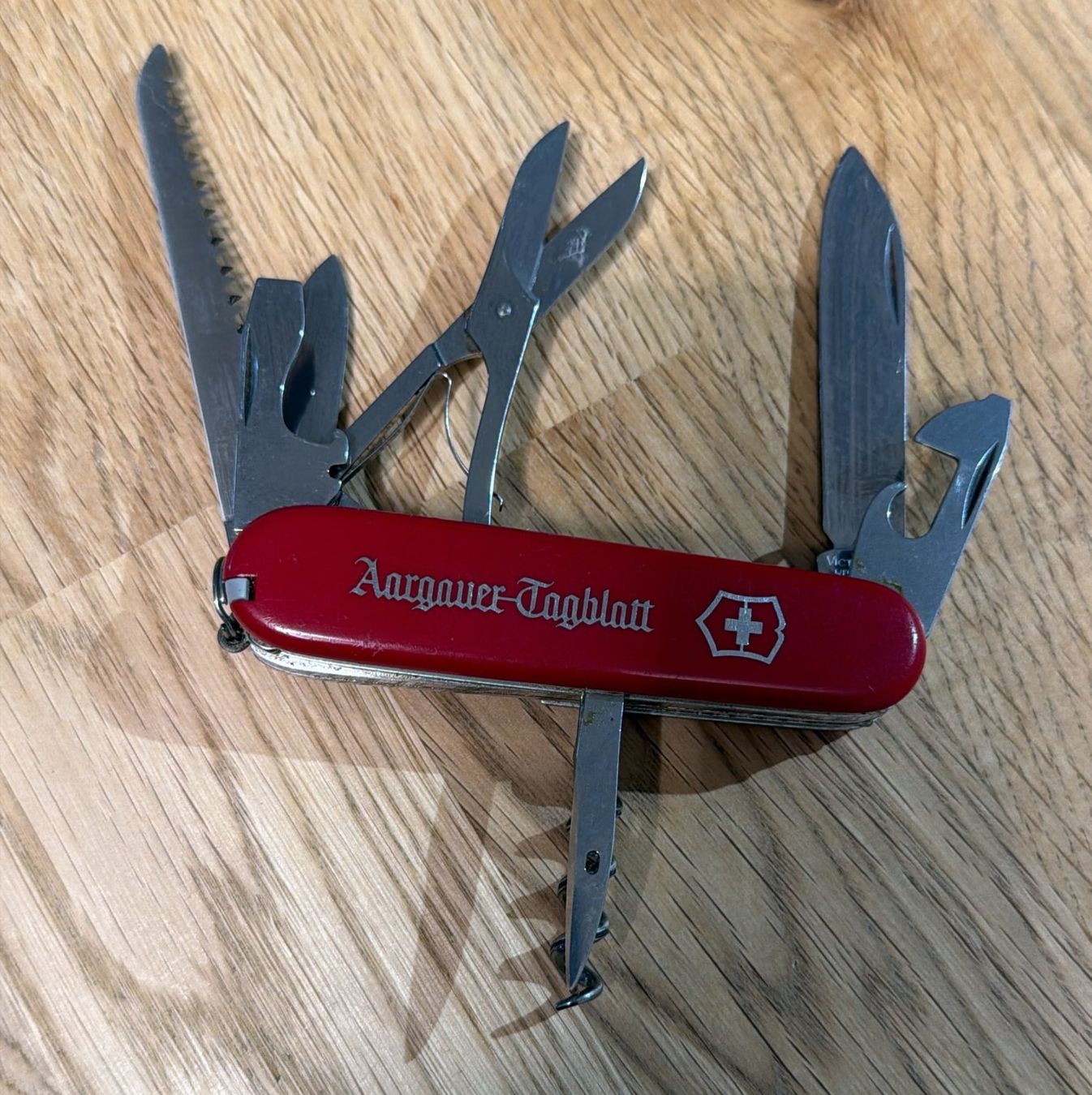 Victorinox Coltelli tascabile: VICTORINOX SACKMESSER AARGAUER-TAGBLATT – Usato da Zürich venduto da Frei-Occasionen 2