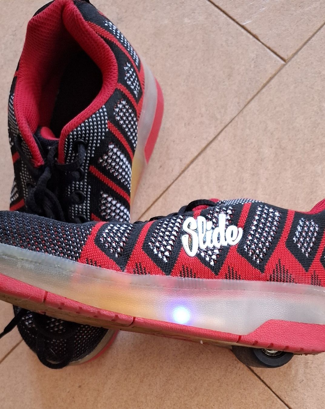 Inline-Skating & Rollschuhe: Rollershose Slide für Mädchen Grösse 33 – Gebraucht aus Thun von lede 3