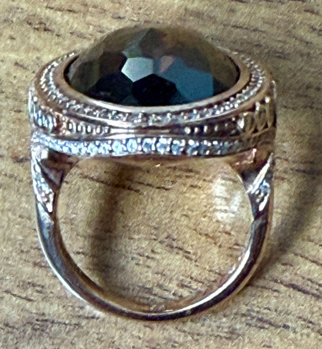 Anelli: Thomas Sabo Ring mit grossem, schwarzen Stein, Grösse 54 – Usato da Basel venduto da Friend68 1