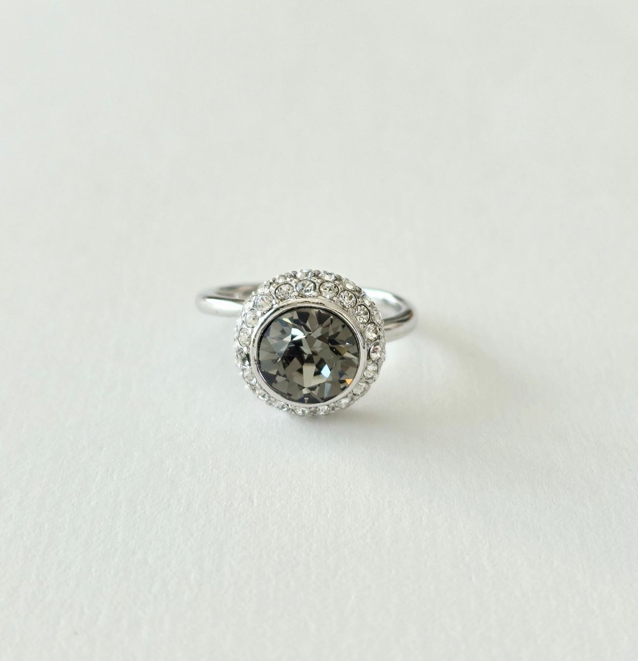 Anelli: Eleganter Ring mit Swarovski Steinen - Neu – Nuovo e nell'imballaggio originale da Uetikon am See venduto da Springdream 1