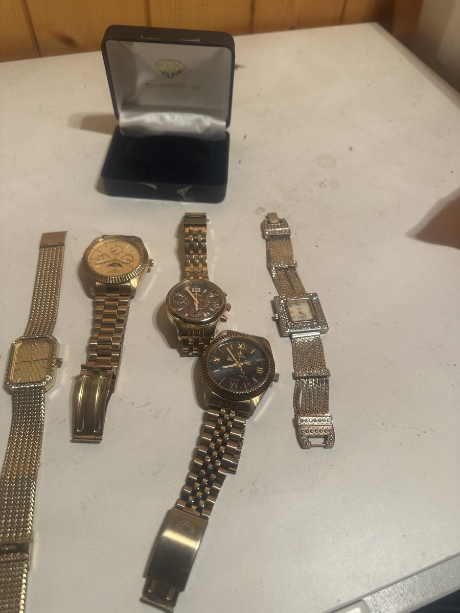 Orologi: Uhren – Usato da Dietikon venduto da moradi24