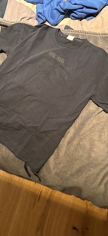 T-shirt: Gymshark Oversize Shirt  – Usato da meierskappel venduto da Yannik301