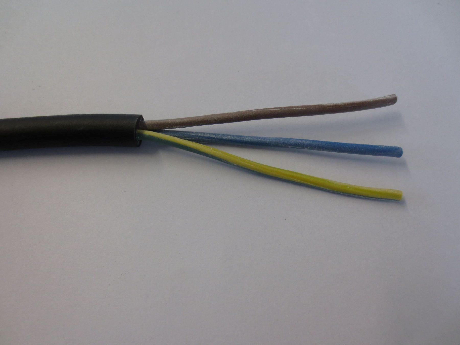 Cavi: Gummi Kabel 3x1.5mm2 H07RN-F Meterware – Nuovo e nell'imballaggio originale da Sulz LU venduto da Elektrofachverkauf 1