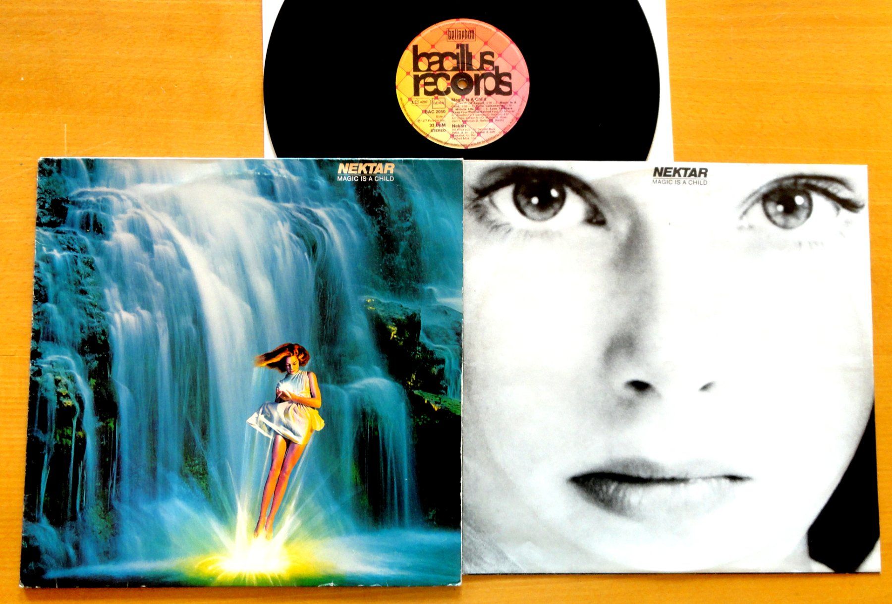 Schallplatten: LP NEKTAR magic is a child 1977 BACILUS BAC2050 mint – Gebraucht aus Kesswil von