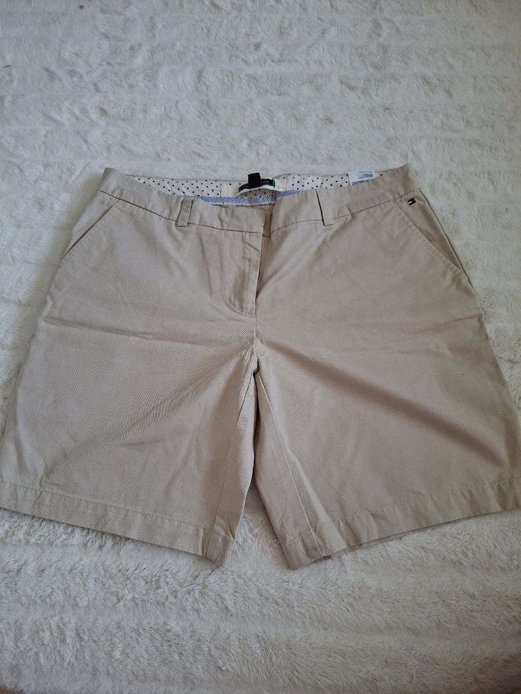 Tommy Hilfiger Pantaloni: Short Tommy Hilfiger beige taille 40/42  – Usato da Renens VD venduto da ser_j2fn