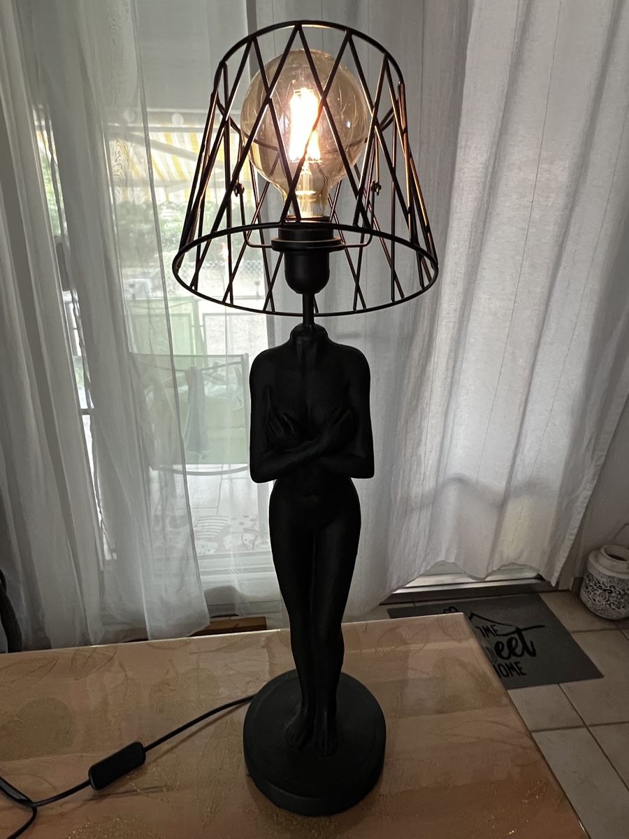 Lampes: Lampe Madame  – Neuf (Voir description) à Aegerten par Briciola911