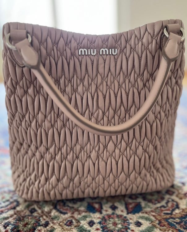 Miu Miu Tasche in Puderrosa Kaufen auf Ricardo