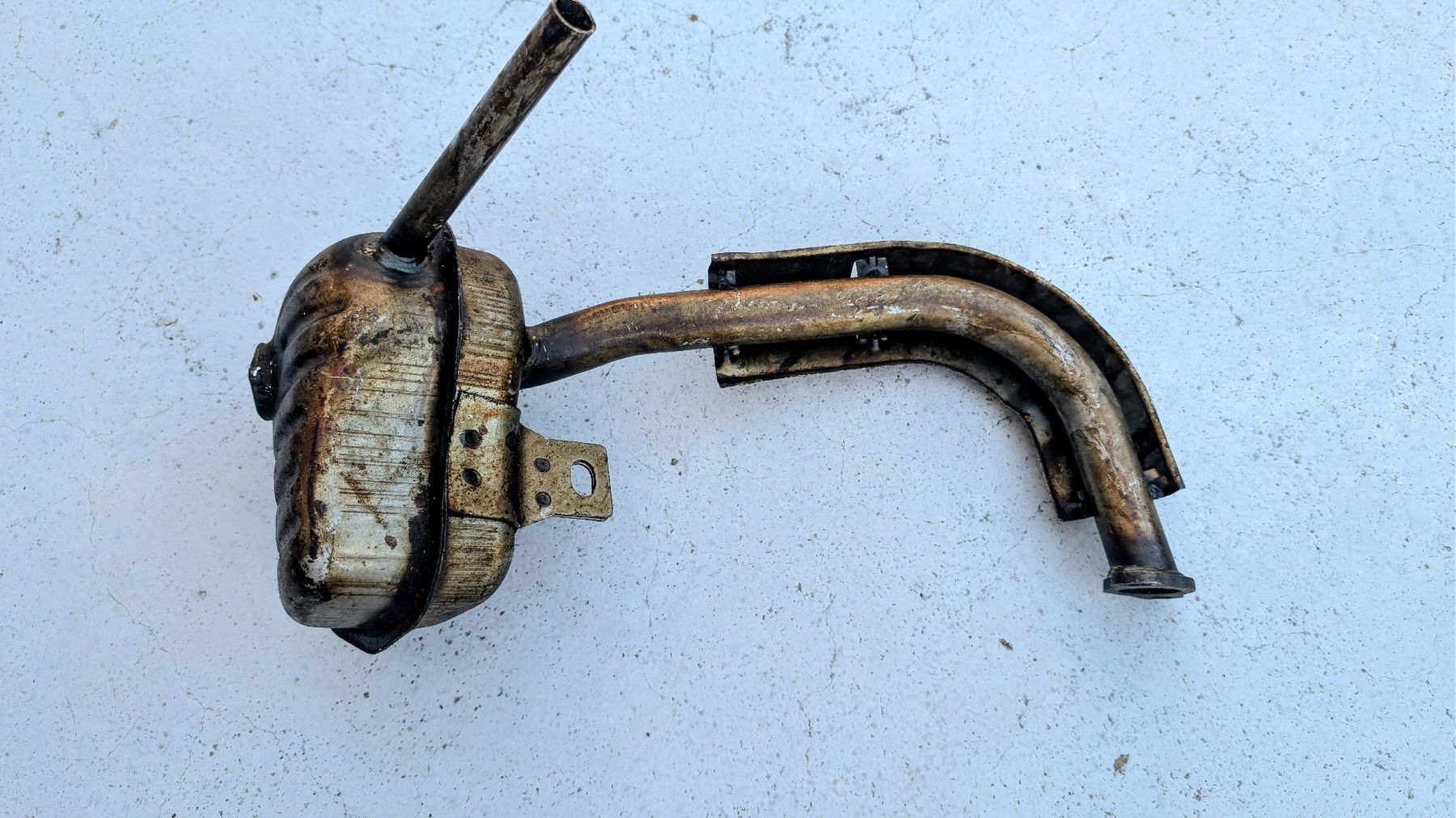 Vespa Sistemi di scarico: Original Piaggio Vespa 50 Auspuff – Nuovo e nell'imballaggio originale da Oberriet SG venduto da Bokost 1