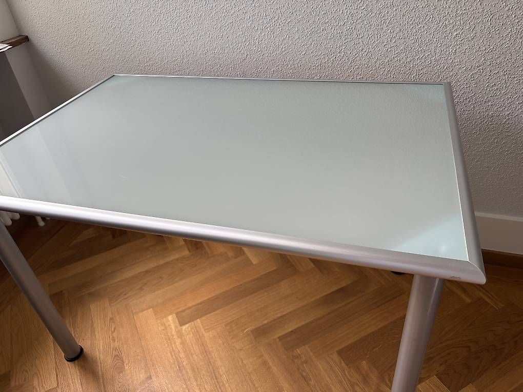 Ikea Tables: Schöner Glastisch – D'occasion à Bern par mb_bern