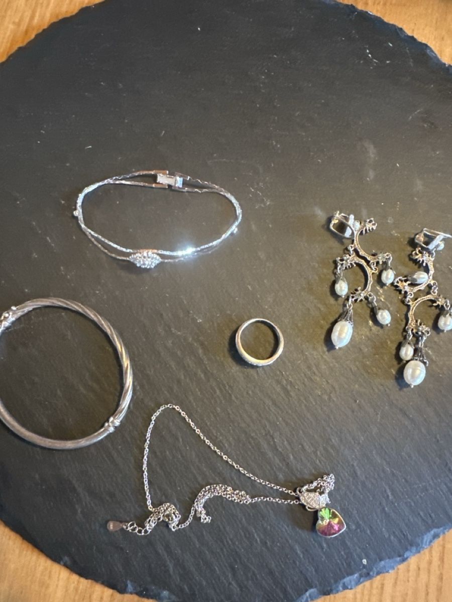 Sonstiger Schmuck: Silberschmuck Set: Kette, Ring, Armband, Ohrringe – Gebraucht aus Frümsen von Katzen0