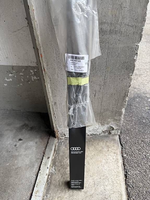 Toutes les pièces auto: Audi Original  Aerowischer  Set – D'occasion à Regensdorf par arm_2cb9