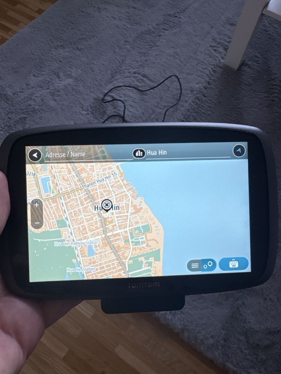Tomtom Navigatori: TomTom Navigationsgerat mit Ladekabel – Usato da Meggen venduto da blueye8 1