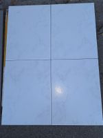 ca. 20m2 Weisse Fliesen 33x25x0,8cm