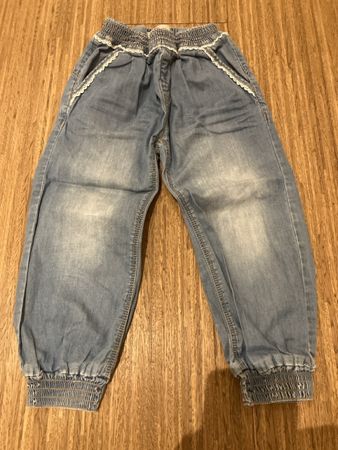 Coole Jeans-Hose mit Spitze, Grösse 98, Name it 🛍️