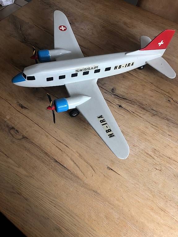 Kit di modellismo & Modellini statici: SWISSAIR DC 3 aus Holz – Usato da Maur venduto da terryf 2