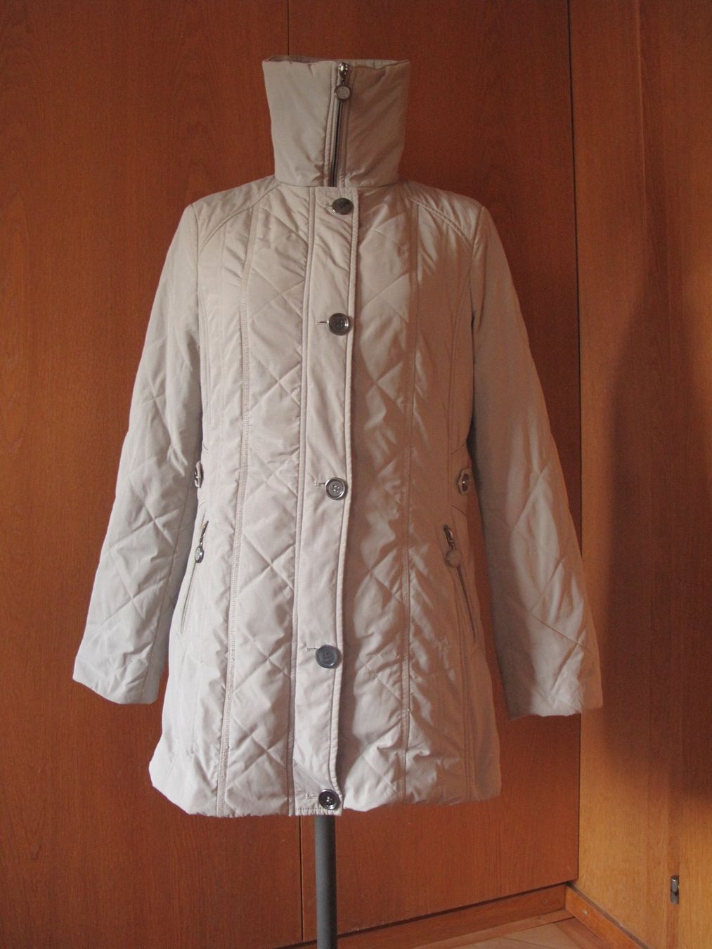 C&A Jacken: Jacke Gr.36 A-Post 9 Fr. – Gebraucht aus glarus von Engel_888 1