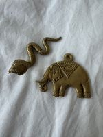 Pendentifs serpent et éléphant en métal doré, vintage!