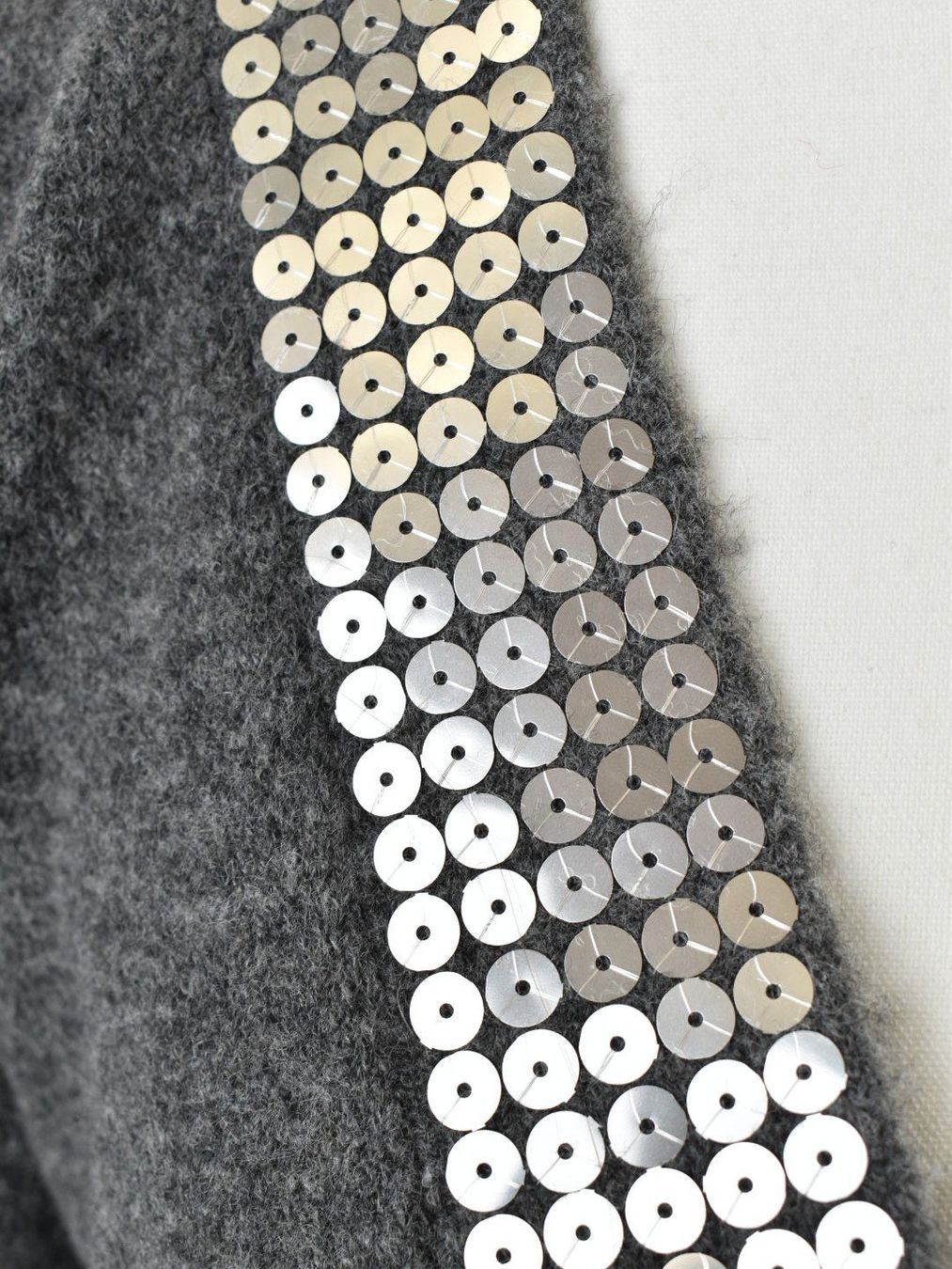 Pullover & Sweatshirts: Gaudi Strickpullover mit Pailletten, grau, Gr.S-M – Neu (gemäss Beschreibung) aus Nürensdorf von 2ND_STORY 6