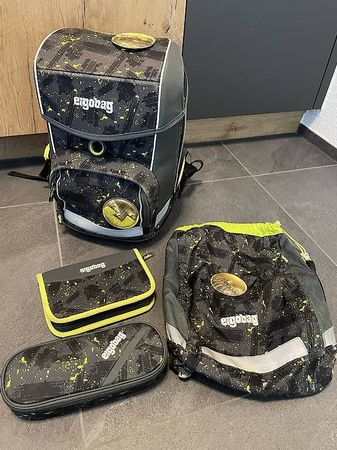 Schulthek mit Zubehör von Ergobag