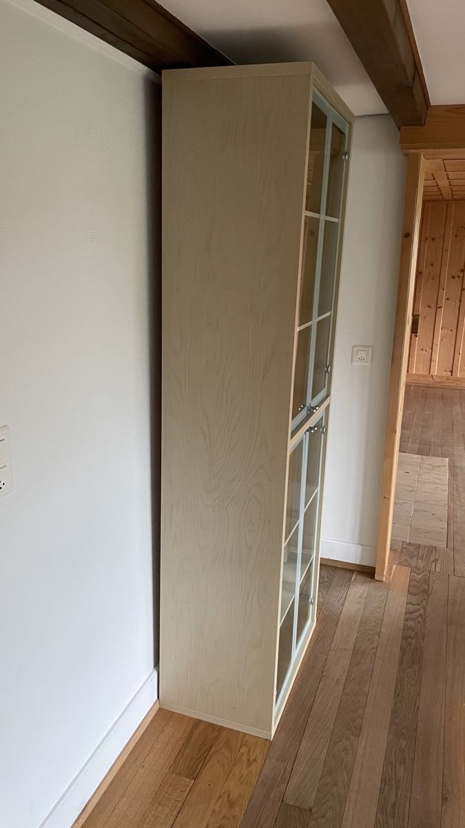 Ikea Vitrines: Vitrine hell Holzoptik mit Glastüren – D'occasion à Rheineck par 5element 2