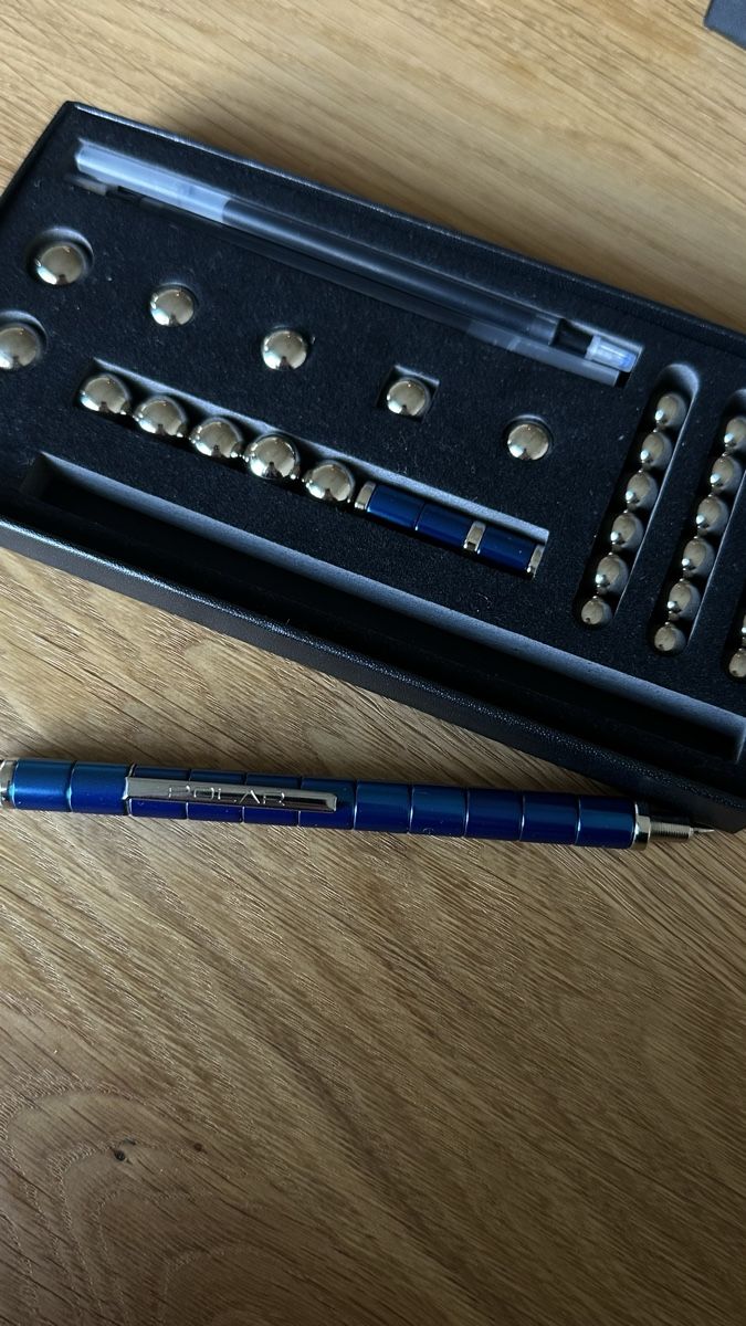 Penna & Evidenziatori: Magnetischer Fidget Pen – Usato da Aarwangen venduto da Wikipr