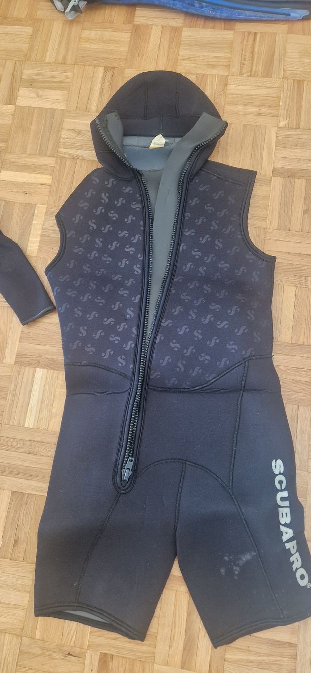 Lotti di vestiti: Full Diving Equipment Set - Wetsuits & Accessories! – Usato da Prilly venduto da kea_2jq5 3