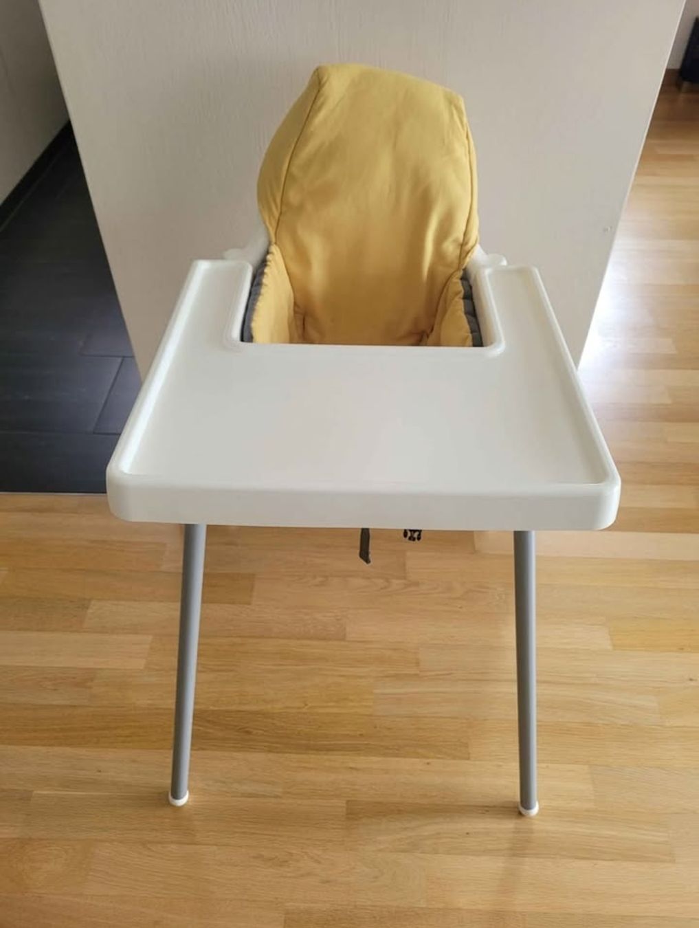 Ikea Hochstühle: Kinderhochstuhl mit Tablett + 2 Bezüge – Gebraucht aus Baar von rjfhz90