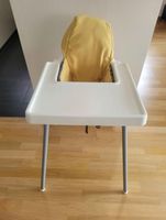 Kinderhochstuhl mit Tablett + 2 Bezüge