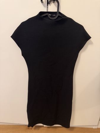 ZARA Kleid (Grösse M - 1x getragen)