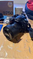 Nikon D750 con molti accessori