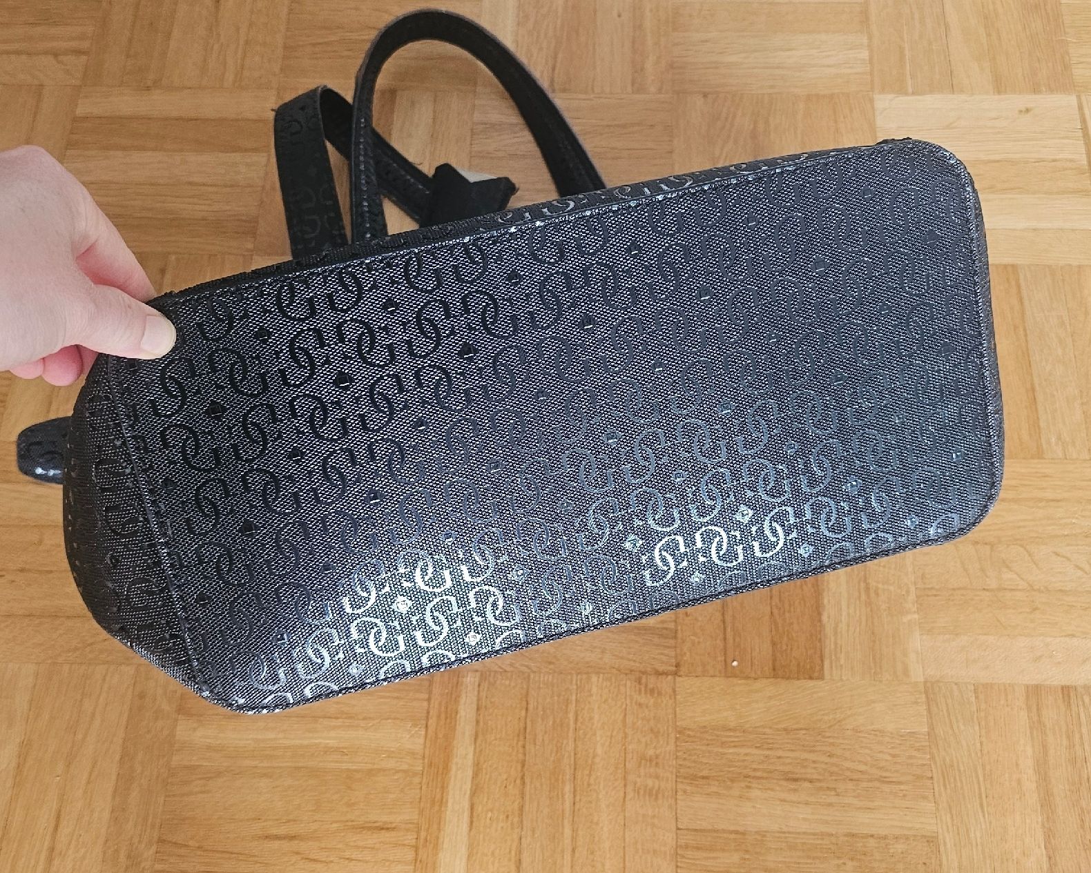 Guess Borse da donna: Schwarze Guess Tasche – Usato da Basel venduto da sa99 2