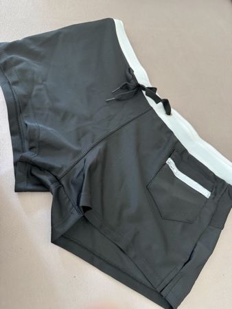 Schwarze Badehode Taille ca36 cm