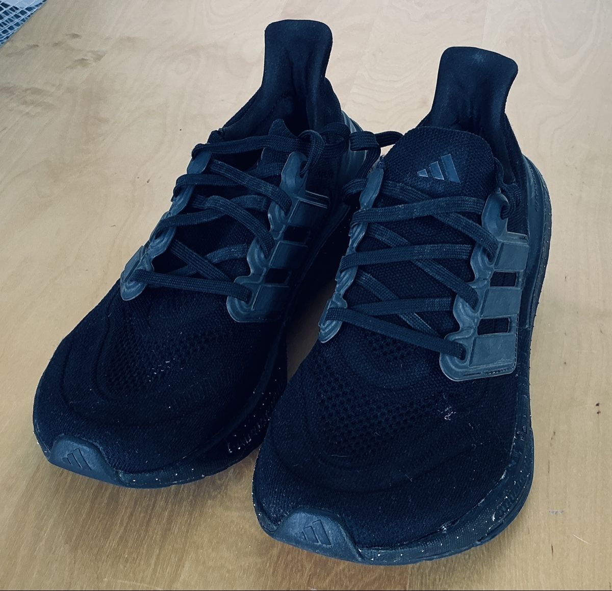 Adidas Scarpe da uomo: Adidas Ultraboost Light – Usato da Kreuzlingen venduto da LoveTheSea 1