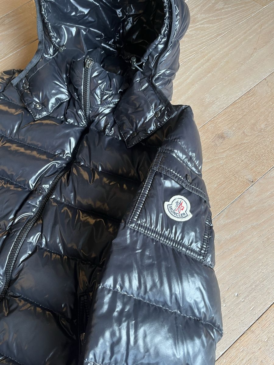 Moncler Giacche: Moncler Daunenjacke Schwarz Grösse 4 – Nuovo (secondo la descrizione) da Zürich venduto da ghome 1