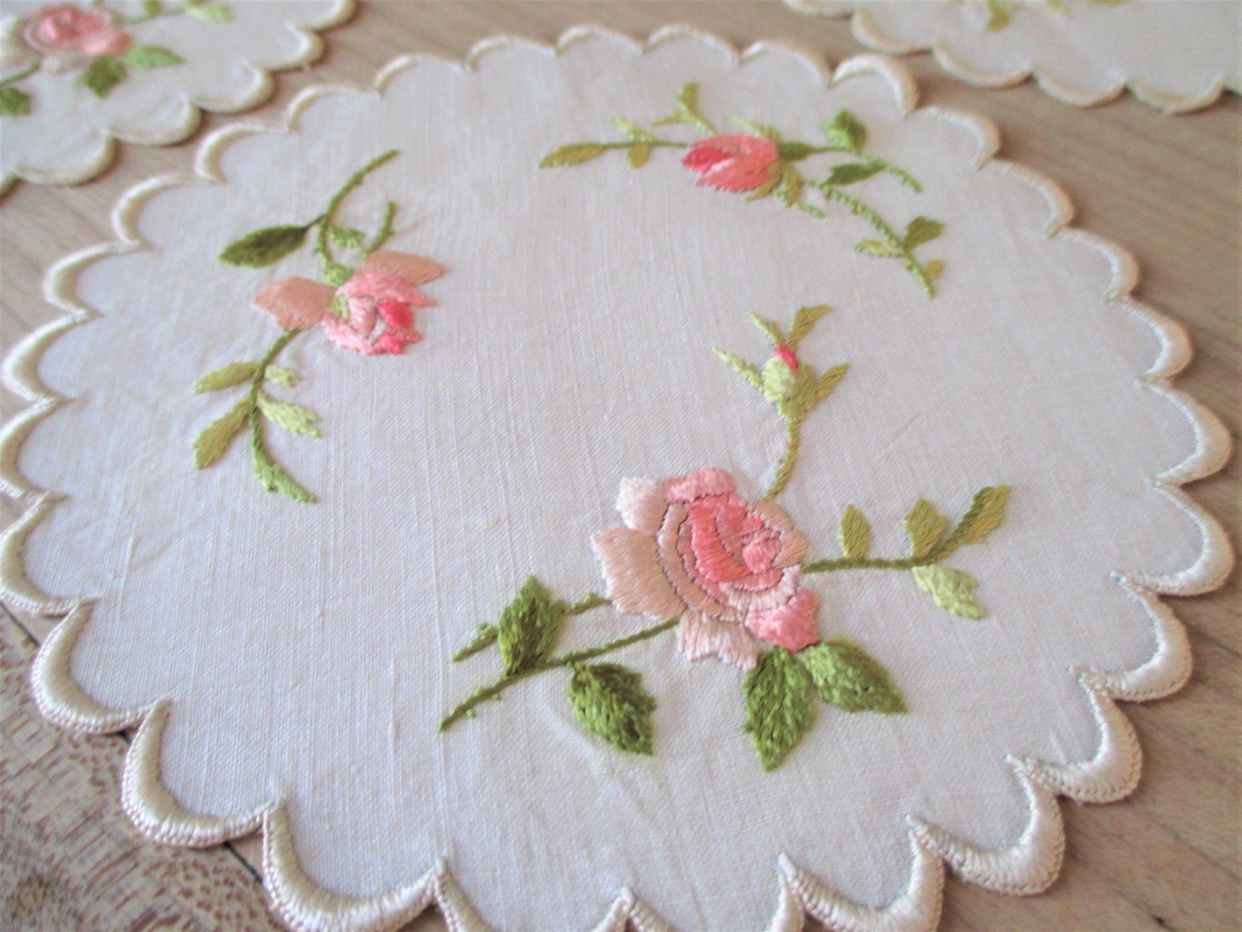 Sottobicchieri: 8 Jugendstil Untersetzer Seide Rosen – Usato da Rorschacherberg venduto da cavengia 1