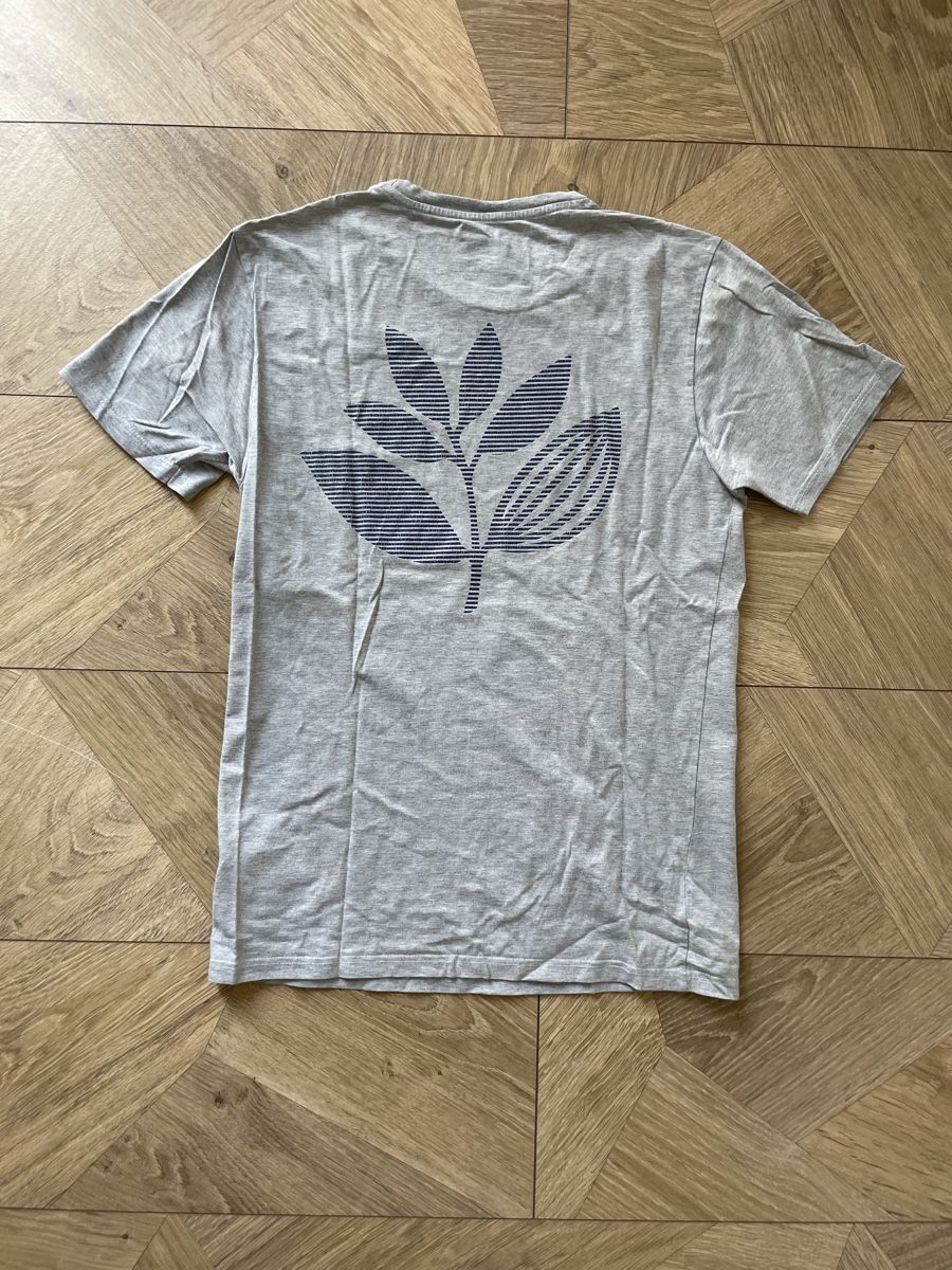 T-shirt: T-shirt Magenta S/M – Usato da Lausanne venduto da Balthaaaa 2
